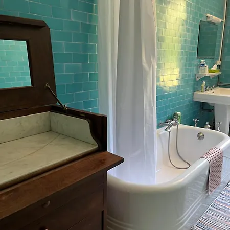 Magdala Arts & * イエール