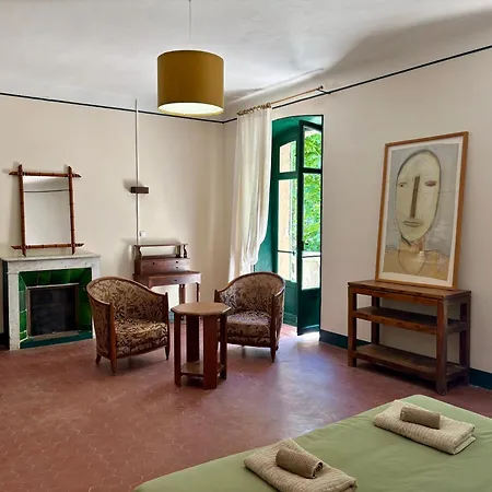 Magdala Arts&résidence Bed and breakfast Hyères