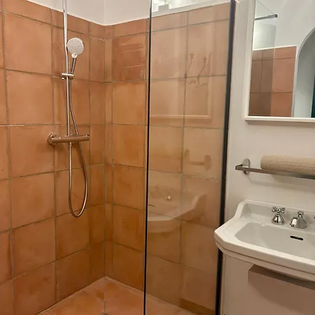 Magdala Arts & Bed & Breakfast Hyeres