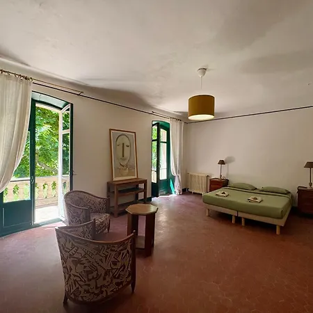 Magdala Arts & Bed & Breakfast Hyeres
