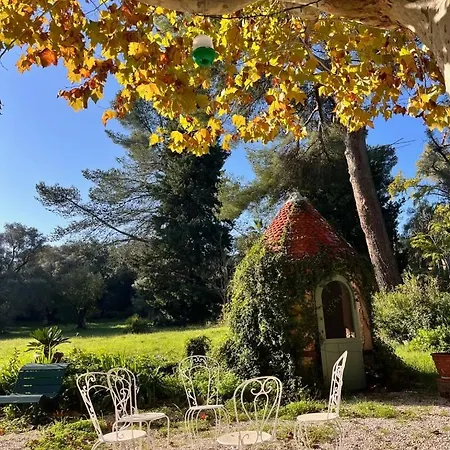 Bed & Breakfast Magdala Arts&résidence Hyères