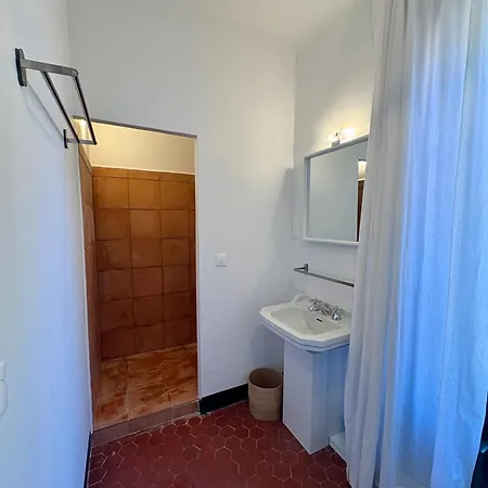 Magdala Arts & Bed & Breakfast *