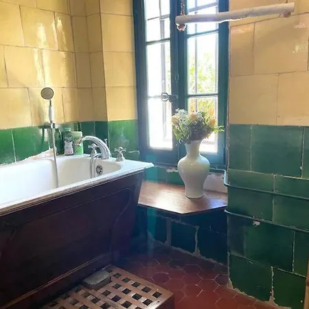 Magdala Arts&résidence Bed & Breakfast Hyères