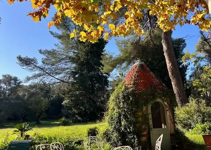 Bed & Breakfast Magdala Arts&résidence Hyères